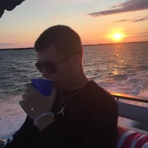 Meet your Posher, Alec